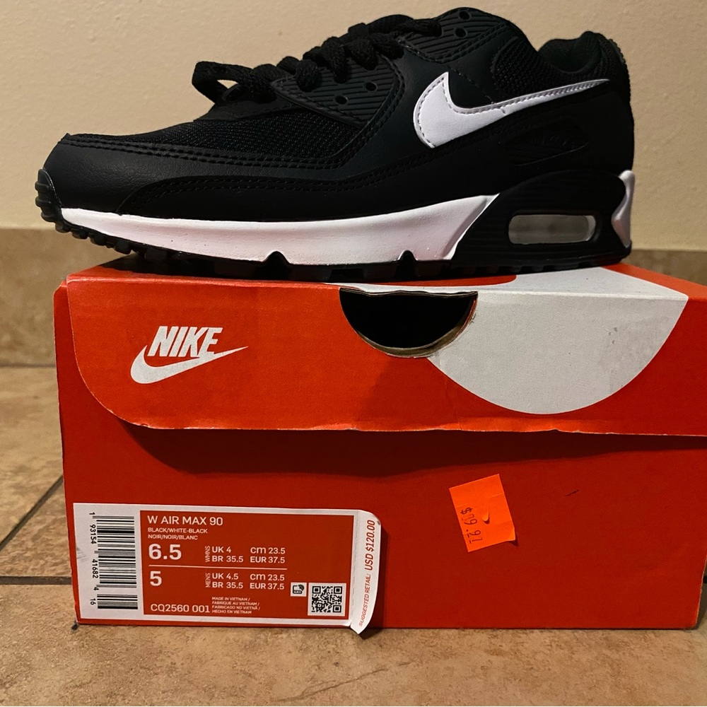 Brand new Air Max never worn size women 6.5